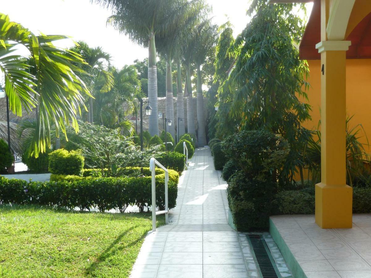 Apart Hotel Acuarious de Luis Estelí Extérieur photo