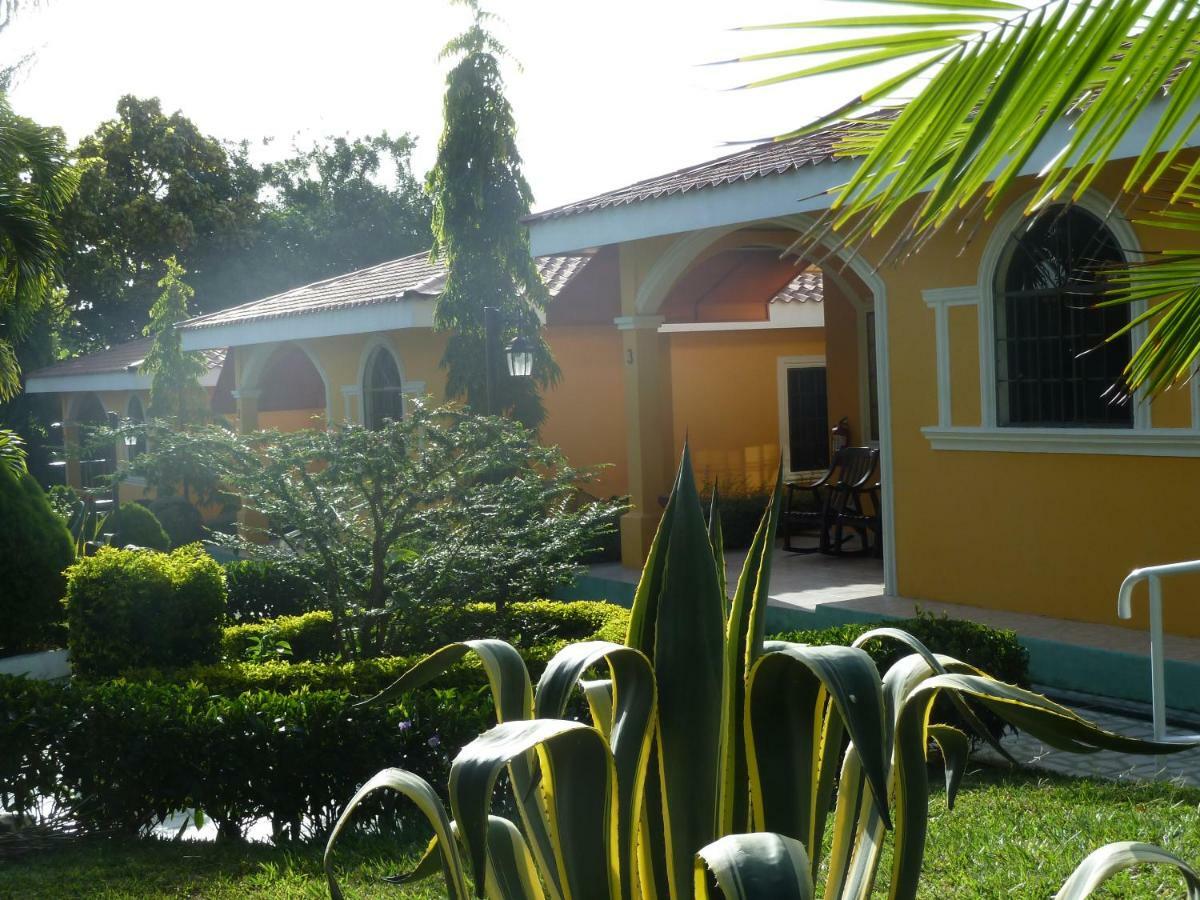 Apart Hotel Acuarious de Luis Estelí Extérieur photo